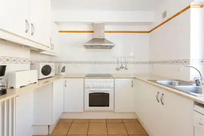 Una cocina o zona de cocina en Luxury Villa in front of the sea PROA