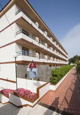 Edificio en el que se encuentra el apartahotel