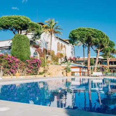 Hotel Roger de Flor by Seleqtta