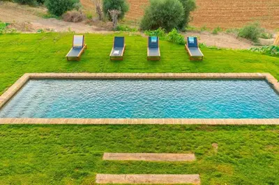 Piscina en o cerca de Mas Dels Arcs. Con piscina. Muy cerca de la playa.