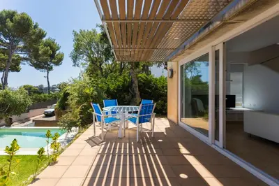 Piscina en o cerca de Luxury villa in front of the beach ALBA