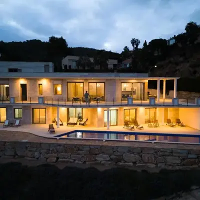 Gran Piscina Hidromasaje playa privada y sauna