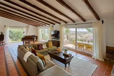 Zona de estar de Villa en Calonge con Gran piscina
