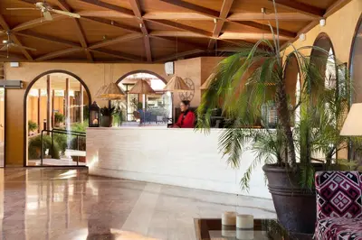El vestíbulo o zona de recepción de Luna Park Hotel Yoga & Spa