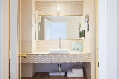 Un baño de The 15th Boutique Hotel