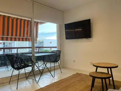 Una televisión o centro de entretenimiento en Wasela 114