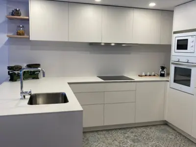 Una cocina o zona de cocina en Apartamento céntrico, climatizado y totalmente equipado de 3 habitaciones para 6-7 personas