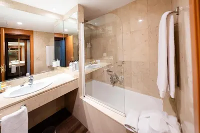 Un baño de Best Western Premier CMC Girona
