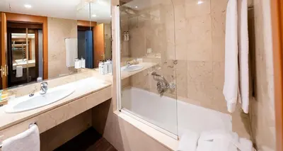 Un baño de Best Western Premier CMC Girona