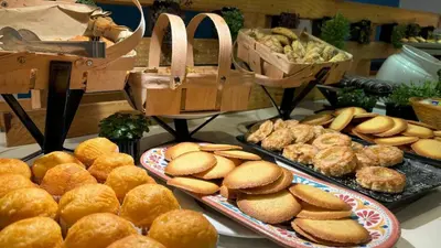 Comida en o cerca de este hotel