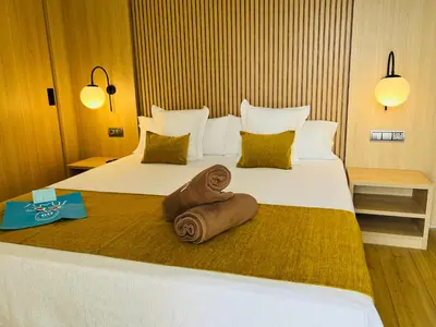 Cama o camas de una habitación en Sumus Hotel Monteplaya & SPA 4Sup - Adults Only