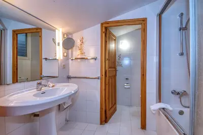 Un baño de Apartaments Can Niell
