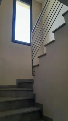 Plano de Villa Mediterránea con Cinco Dormitorios y Piscina