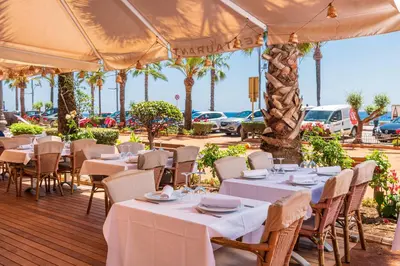 Un restaurante o sitio para comer en Hotel Marsol