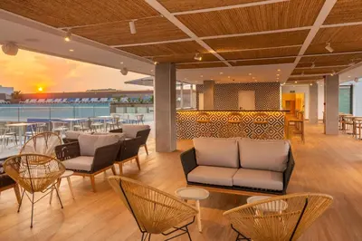Zona de estar de L'Azure Hotel 4* Sup