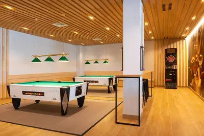 Mesa de billar en L'Azure Hotel 4* Sup