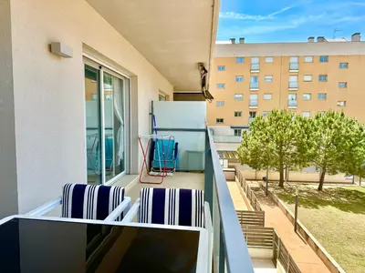 Un balcón o terraza de NEW! Apartamento con 2 piscinas, parque infantil, a 1 min de la playa