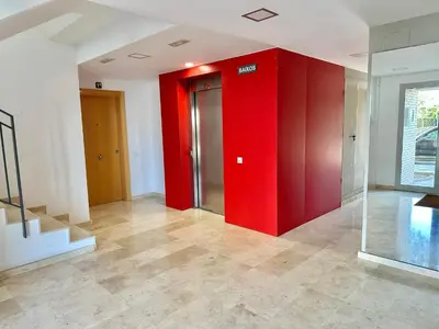 Plano de NEW! Apartamento con 2 piscinas, parque infantil, a 1 min de la playa