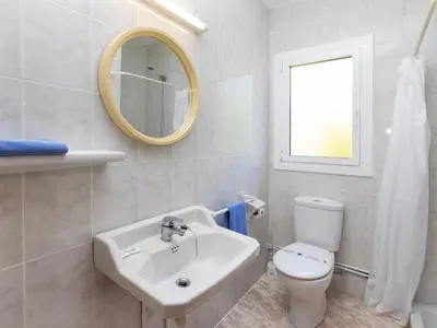Un baño de Apartment S'Olivera Nº4 by Interhome