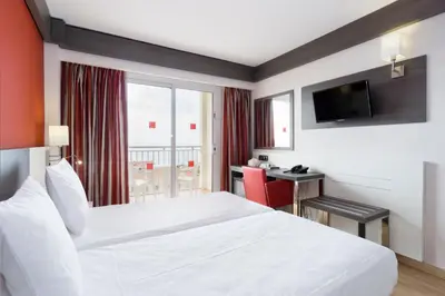 Cama o camas de una habitación en Medplaya Hotel Santa Monica