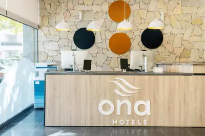Certificado, premio, señal o documento que está expuesto en Aparthotel Ona Palamós