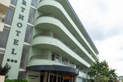 Edificio en el que se encuentra el apartahotel