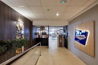 El vestíbulo o zona de recepción de Hotel Surf Mar