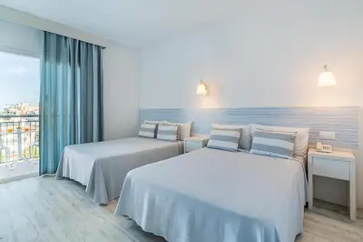 Cama o camas de una habitación en FERGUS Club Pineda Splash