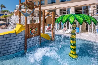 Piscina en o cerca de Hotel Oasis Park Splash