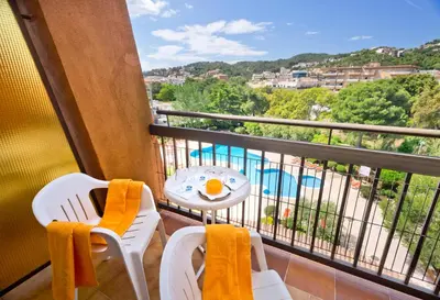 Piscina en o cerca de GHT Aparthotel Tossa Park