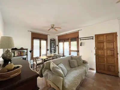 Zona de estar de Villa Mas Blau Munt by Host&Joy