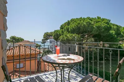 Un balcón o terraza de Van der Valk Hotel Barcarola