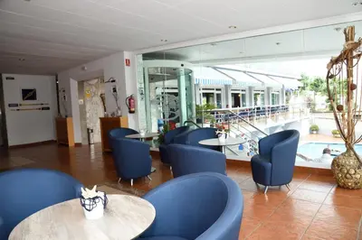 Un restaurante o sitio para comer en Hotel Internacional