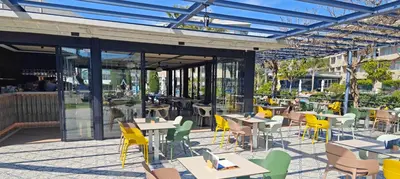 Un restaurante o sitio para comer en AQUA Hotel Onabrava & Spa 4*Sup