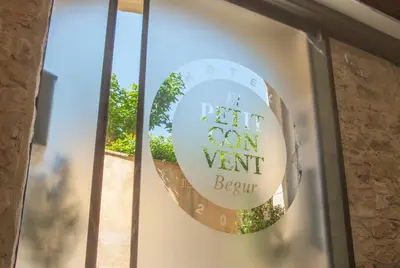 Certificado, premio, señal o documento que está expuesto en El Petit Convent