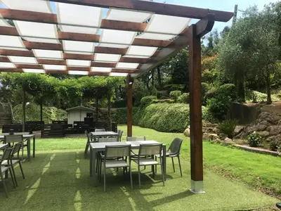 Jardín al aire libre en Hotel Esteba