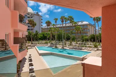 Piscina en o cerca de AQUA Hotel The Breeze & Spa - All Inclusive - Adults Only - 4Sup