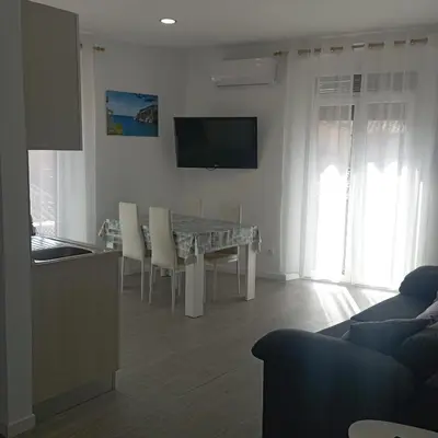 Una televisión o centro de entretenimiento en Apartament al cor de Begur