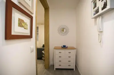 Una televisión o centro de entretenimiento en Apartament al cor de Begur