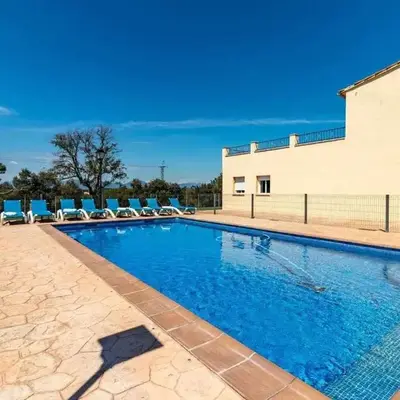 Can Bugantó - amplia casa con piscina y jardín