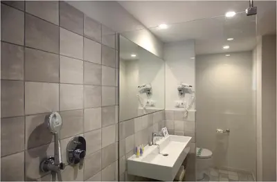 Un baño de AQUA Hotel Bertran Park