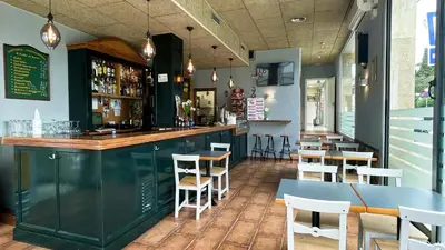 El salón o zona de bar de Hotel Turissa