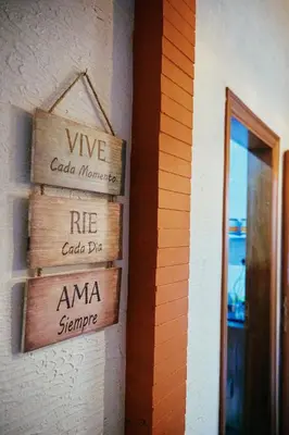 Certificado, premio, señal o documento que está expuesto en LOFT HOSTAL Group