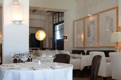 Un restaurante o sitio para comer en Hotel Trias