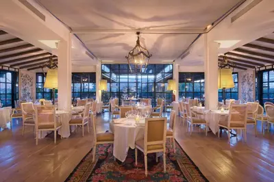 Un restaurante o sitio para comer en Hotel La Malcontenta