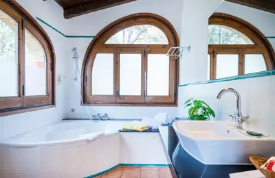 Un baño de Mas Ses Vinyes - Adults Only