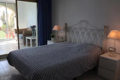 Cama o camas de una habitación en Sea view house with private pool and garden