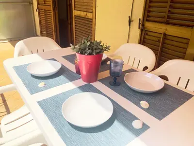 Plano de Apartamento con AMPLIA TERRAZA Y VISTAS AL MAR a 150 metros de la playa