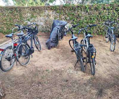 Montar en bicicleta en Apartamento con AMPLIA TERRAZA Y VISTAS AL MAR a 150 metros de la playa o alrededores