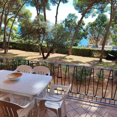 Apartamento con AMPLIA TERRAZA Y VISTAS AL MAR a 150 metros de la playa